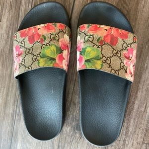 Gucci Women's Pursuit Pool Slide Sandals